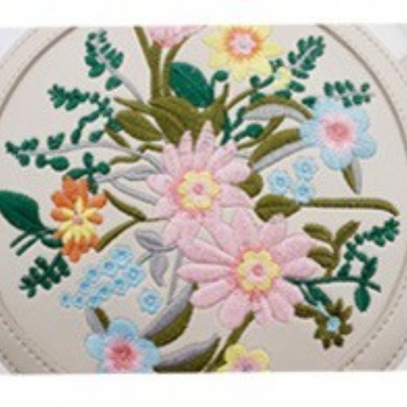 Embroidered Floral Shoulder Bag - Picture 3 of 7